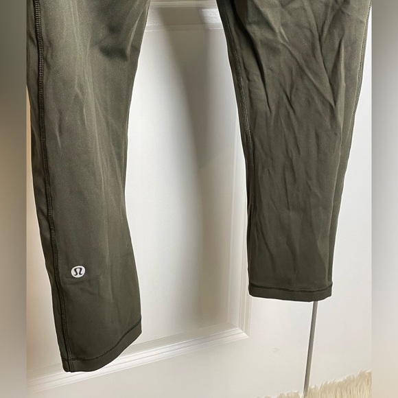 Lululemon - Picture 6 of 7